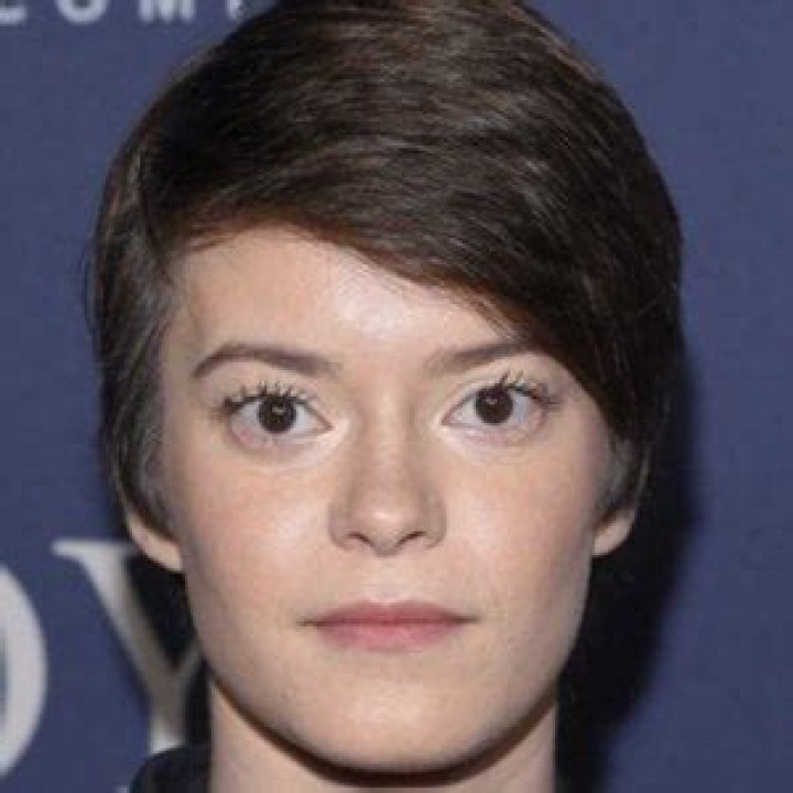 Emily Hinkler (actress)-Wiki, Age, Net Worth, Biography , Spotify, TikTok, Facebook, Facts and Family