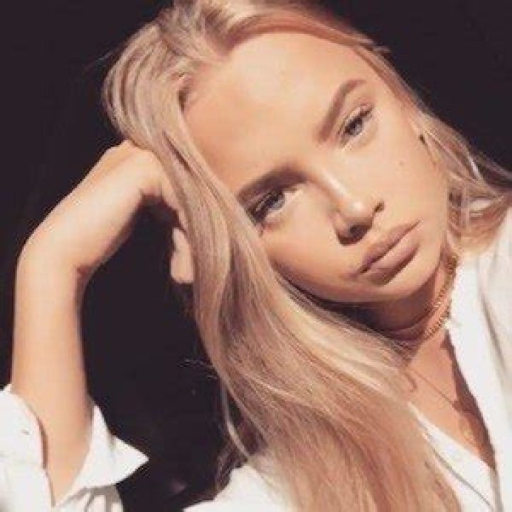 Emma Ellingsen - Bio, Age, Wiki, Facts and Family