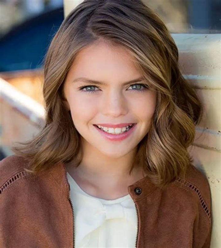 Emmie Hunter - Bio, Age, Wiki, Facts and Family