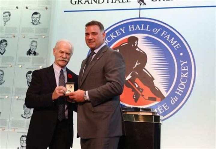 Eric Lindros - Bio, Age, net worth, height, Wiki, Facts and Family
