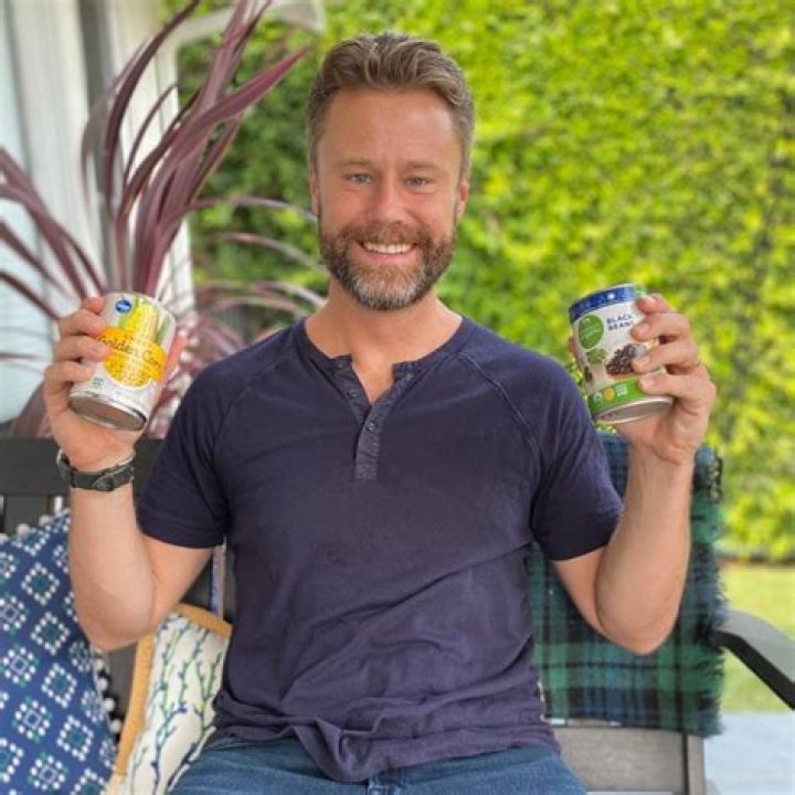 Eric Nenninger - Bio, Age, height, weight, Wiki, Facts and Family
