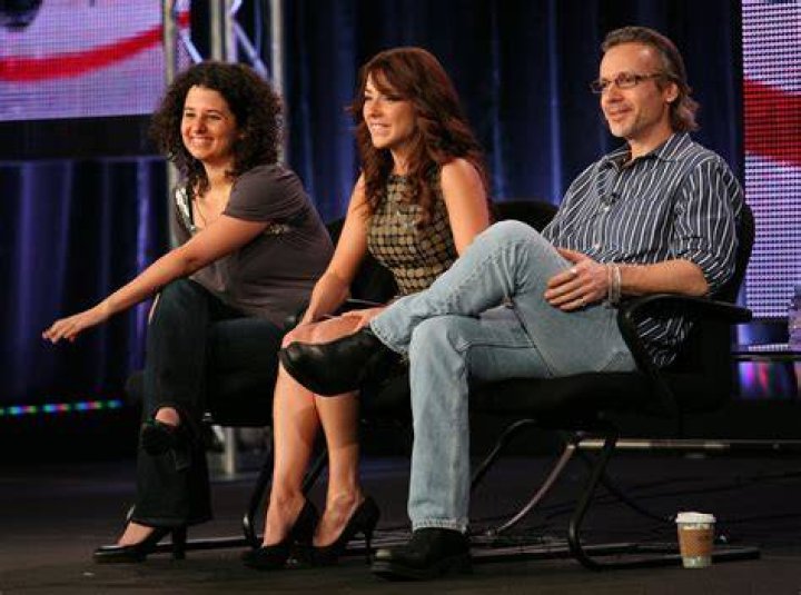 Erin Karpluk - Bio, Age, Wiki, Facts and Family