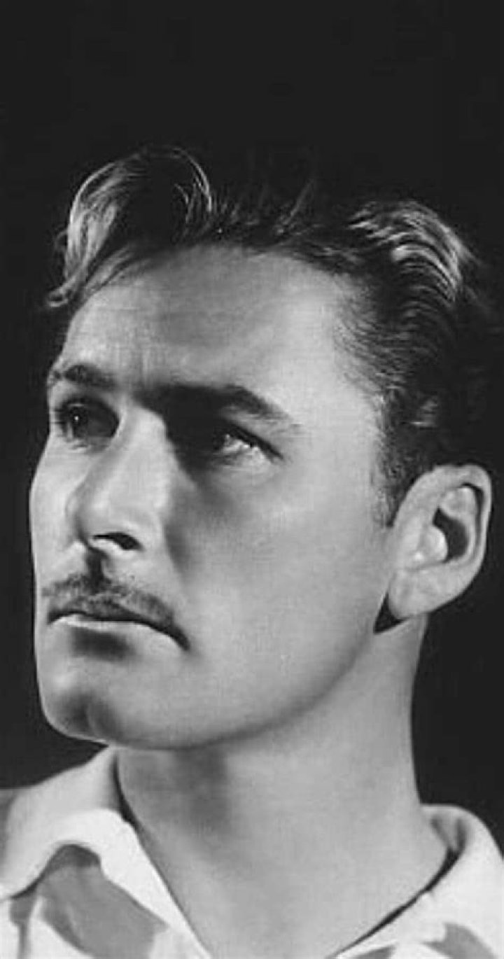 Errol Flynn - Bio, Age, height, Wiki, Facts and Family