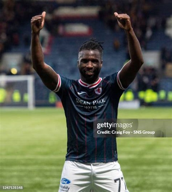 Esmael Goncalves - Bio, Age, Wiki, Facts and Family
