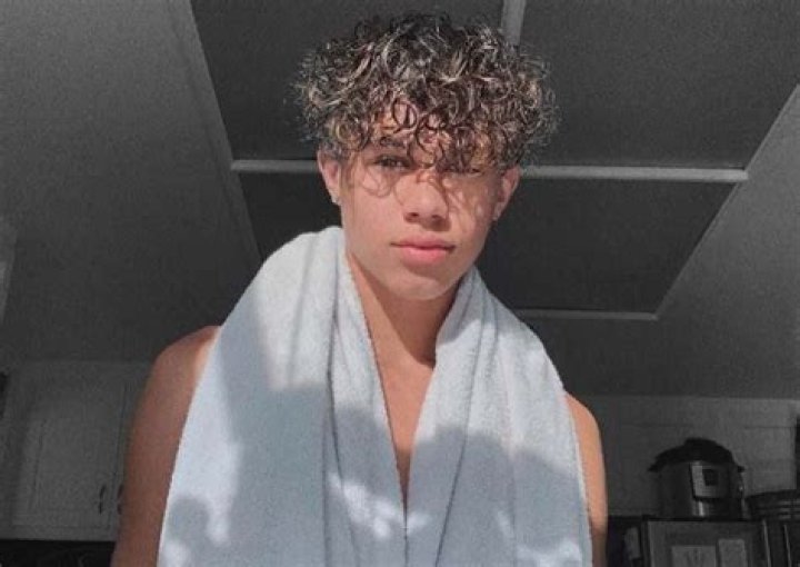 Ethan Fair - Bio, Age, height, weight, Wiki, Facts and Family