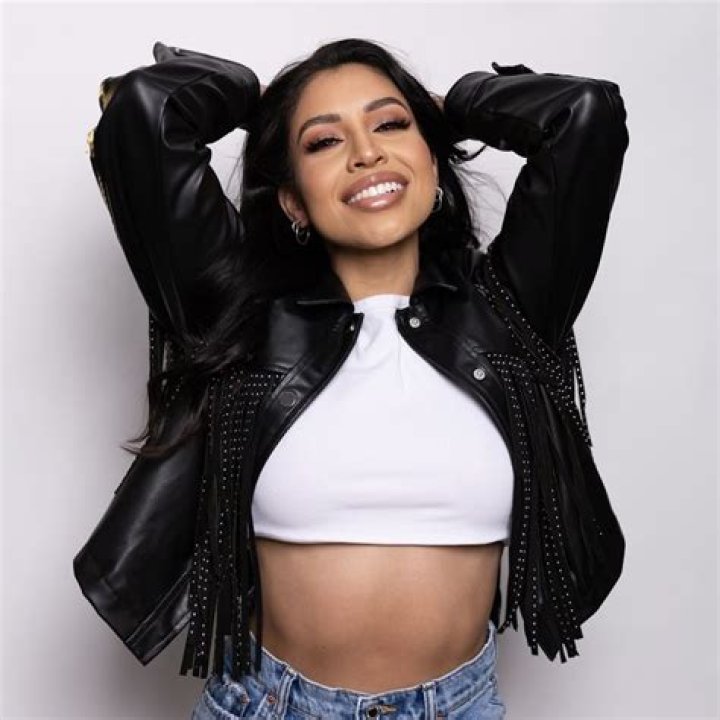 Evelyn Gonzalez - Bio, Age, Wiki, Facts and Family