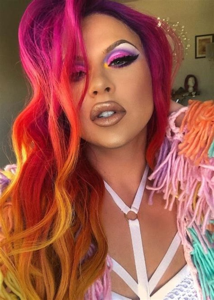 Farrah Moan - Bio, Age, weight, height, Wiki, Facts and Family