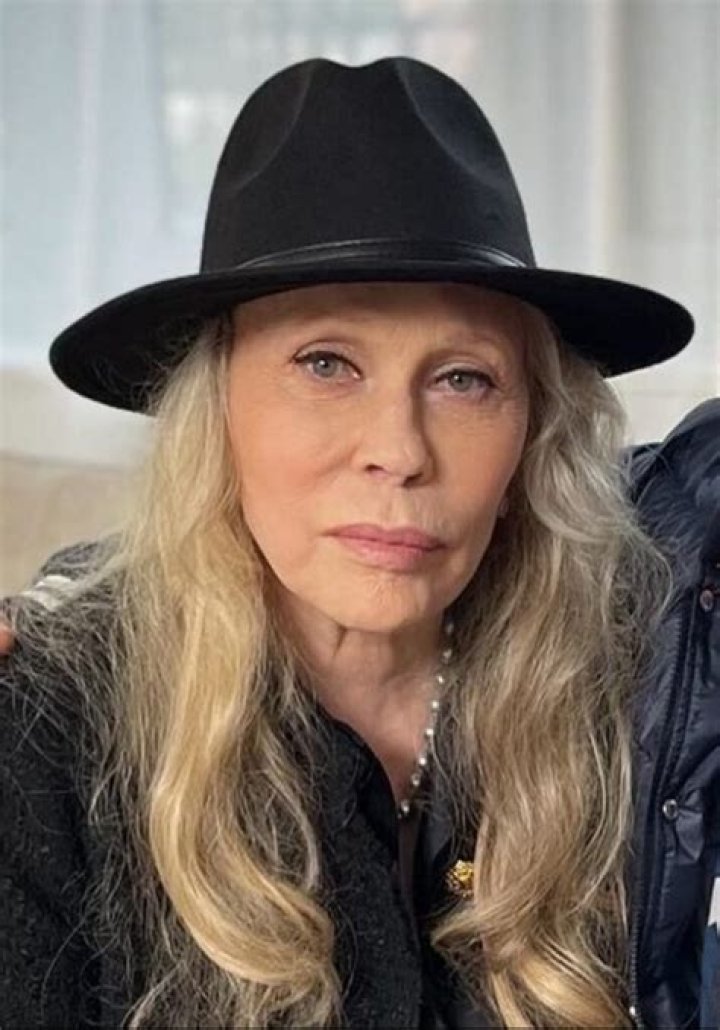 Faye Dunaway - Bio, Age, Wiki, Facts and Family