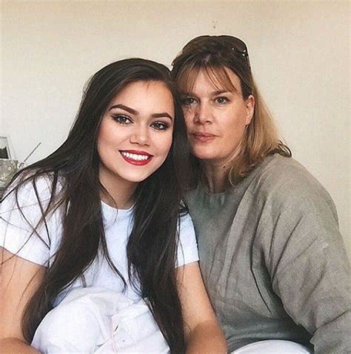 Flossie Clegg - Bio, Age, Wiki, Facts and Family