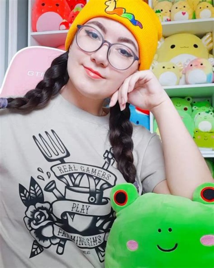 Froggycrossing - Bio, Age, Wiki, Facts and Family