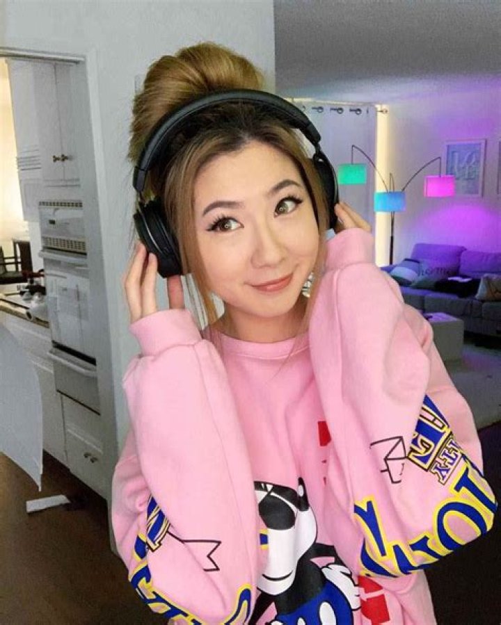 Fuslie - Bio, Age, Wiki, Facts and Family