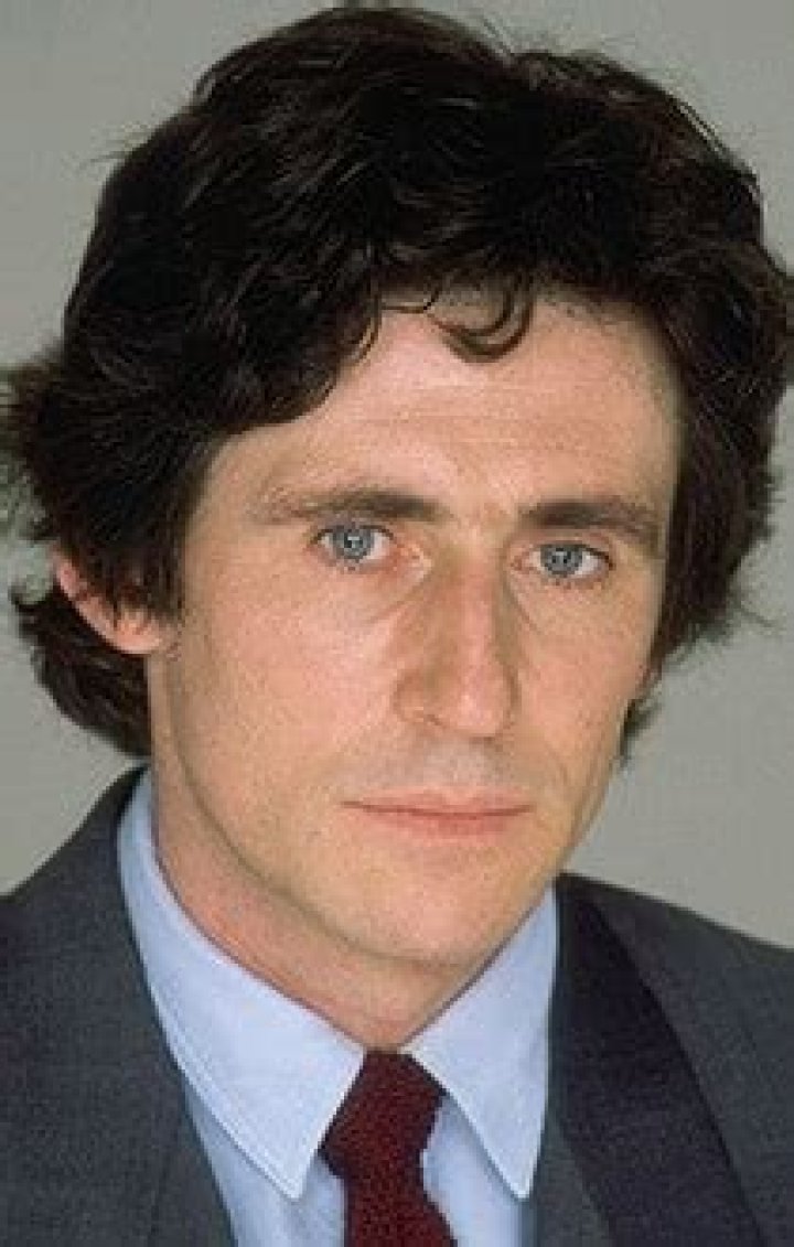 Gabriel Byrne - Bio, Age, net worth, height, weight, Wiki, Facts and Family