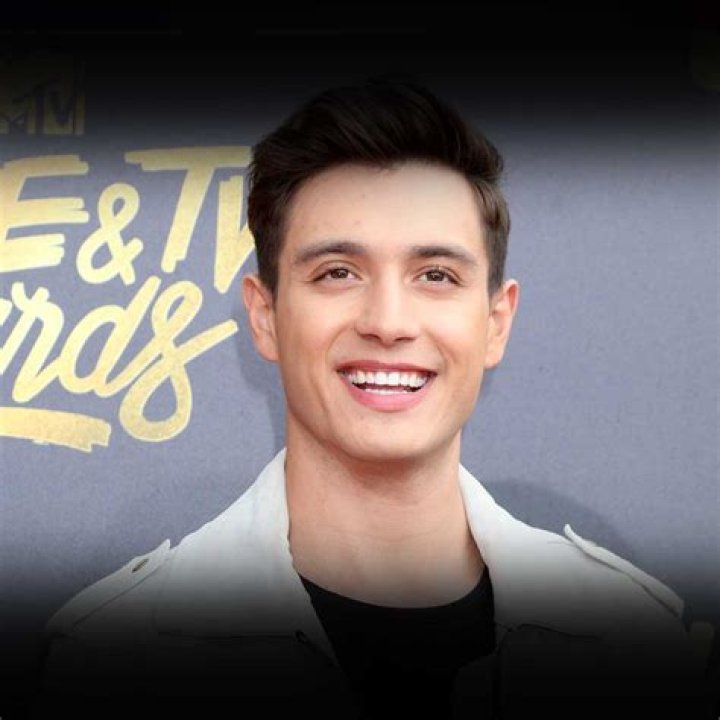 Gabriel Conte - Bio, Age, weight, height, Wiki, Facts and Family