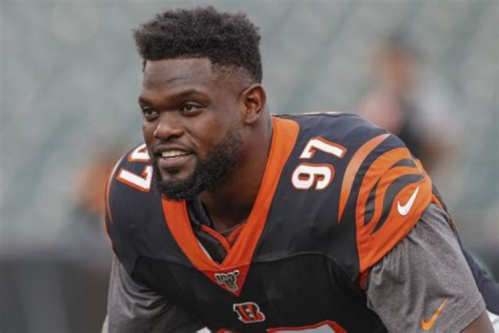 Geno Atkins - Bio, Age, weight, height, Wiki, Facts and Family