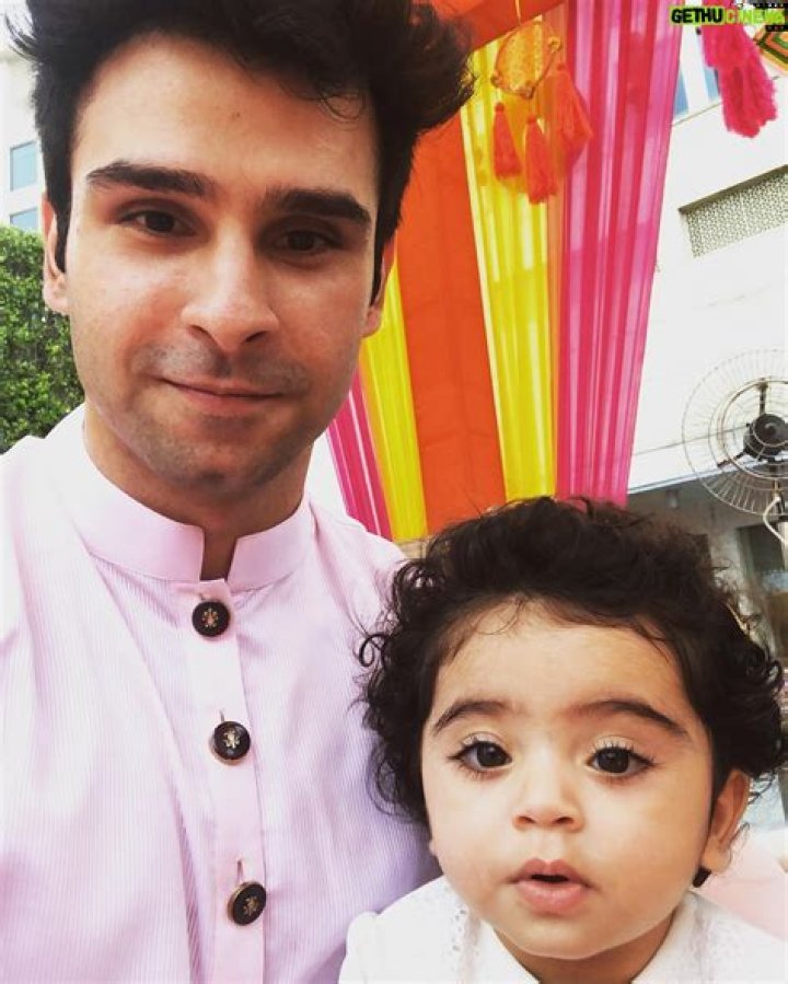 Girish Kumar - Bio, Age, siblings, height, Wiki, Facts and Family