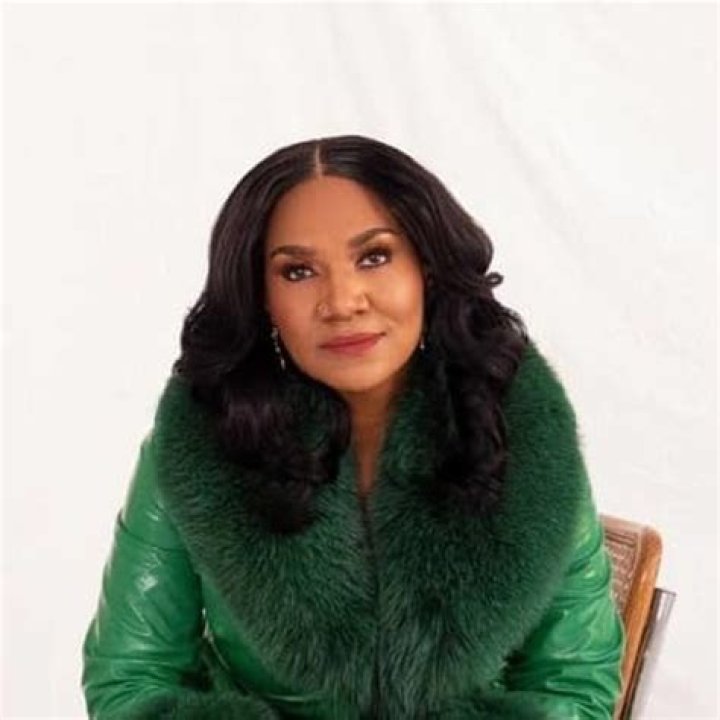 Gloria James - Bio, Age, Wiki, Facts and Family