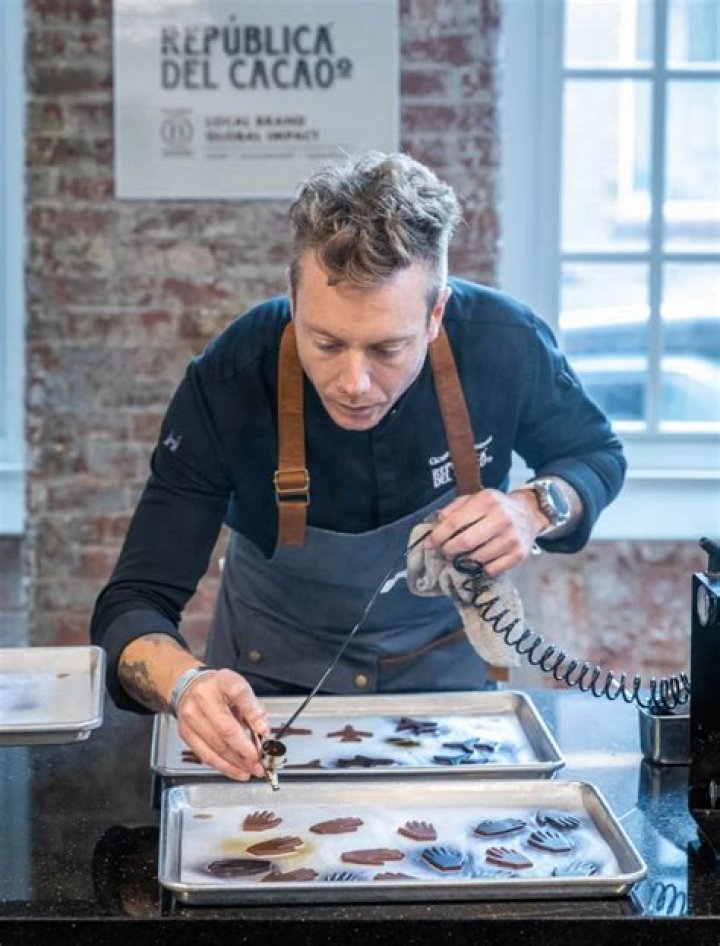 Gonzo Jimenez (chef) - Wikipedia, Age, Net Worth, Biography , Spotify, TikTok, Facebook, Facts and Family