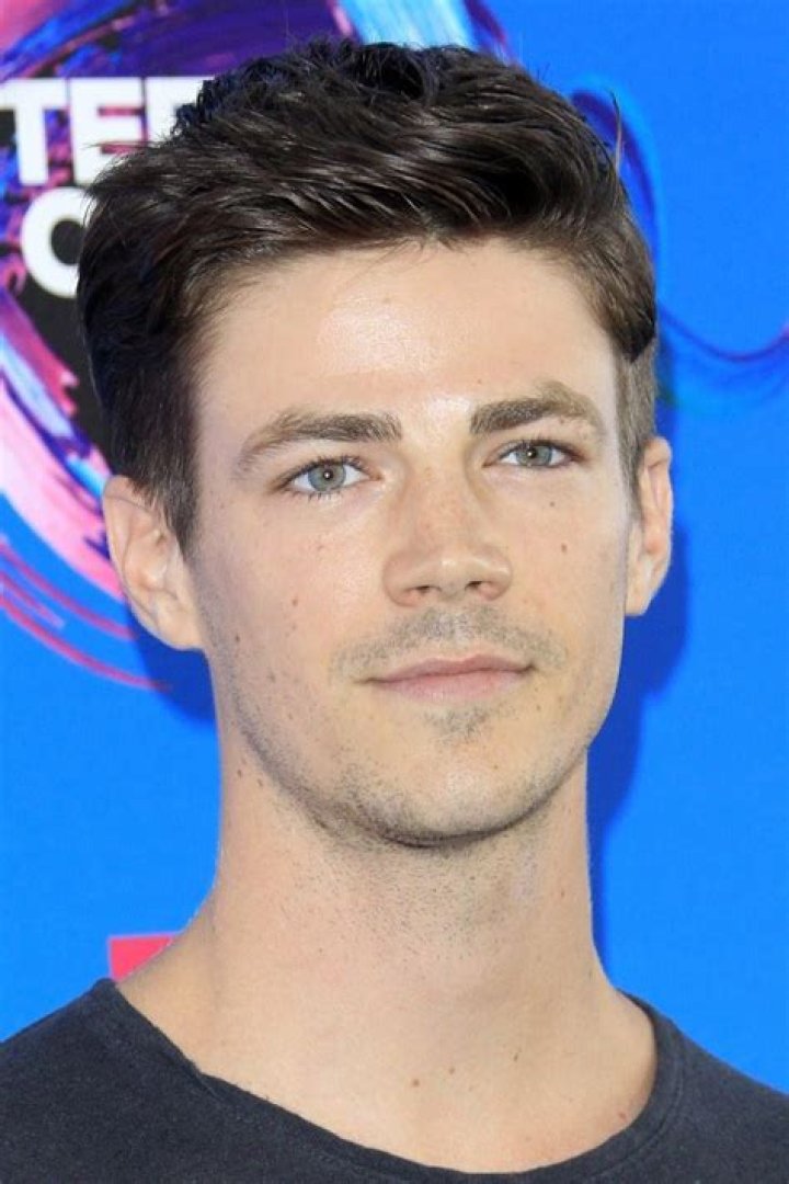 Grant Gustin - Bio, Age, net worth, siblings, height, Wiki, Facts and Family