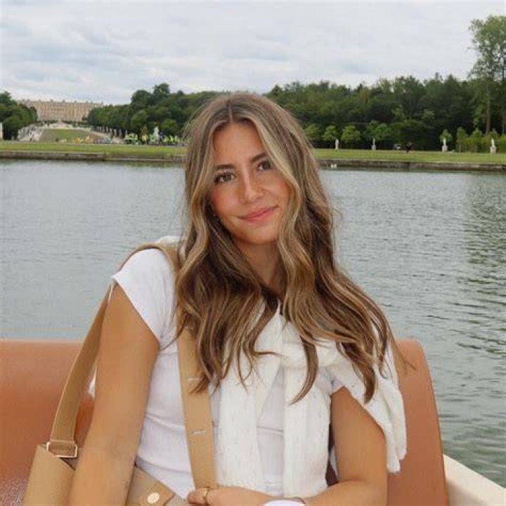 Halle Sandberg (webvideostar) - Wikipedia, Age, Net Worth, Biography , Spotify, TikTok, Facebook, Facts and Family