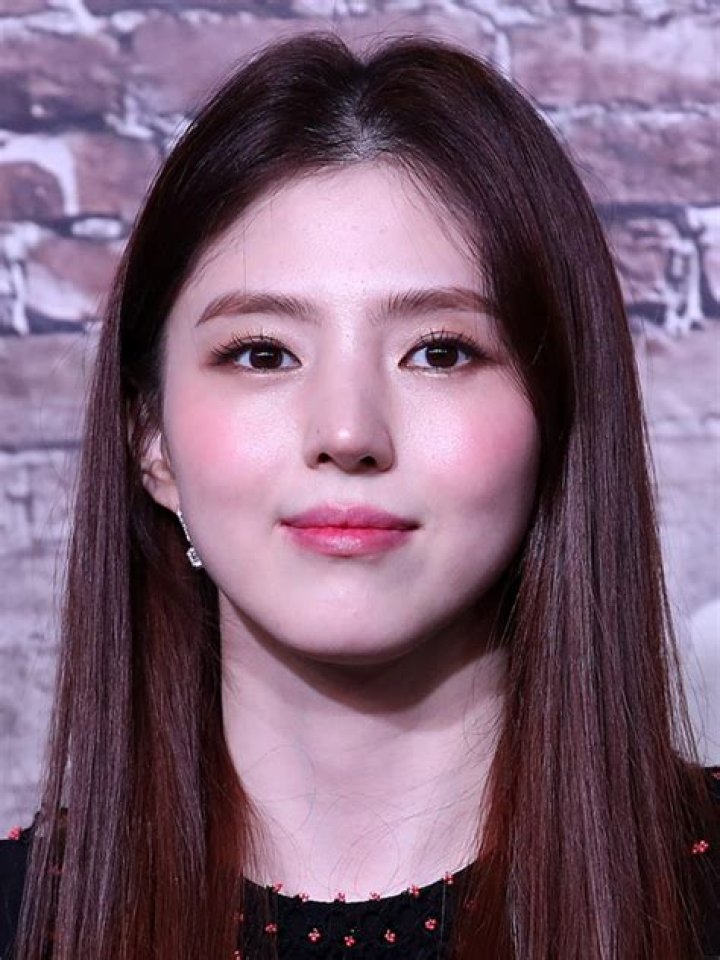 Han So-Hee (actress) - Wikipedia, Age, Net Worth, Biography , Spotify, TikTok, Facebook, Facts and Family
