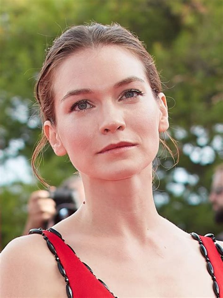 Hannah Gross (actress) - Wikipedia, Age, Net Worth, Biography , Spotify, TikTok, Facebook, Facts and Family