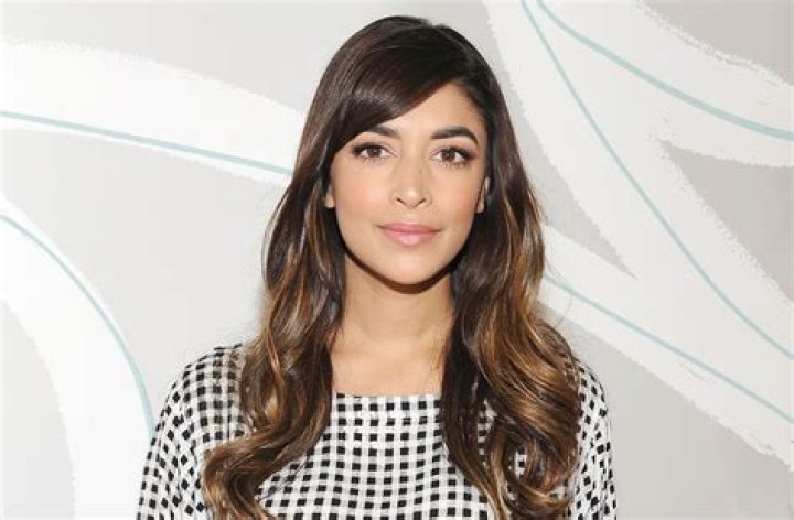 Hannah Simone - Bio, Age, Wiki, Facts and Family