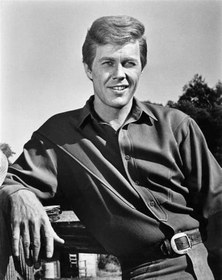 Harve Presnell - Bio, Age, height, Wiki, Facts and Family