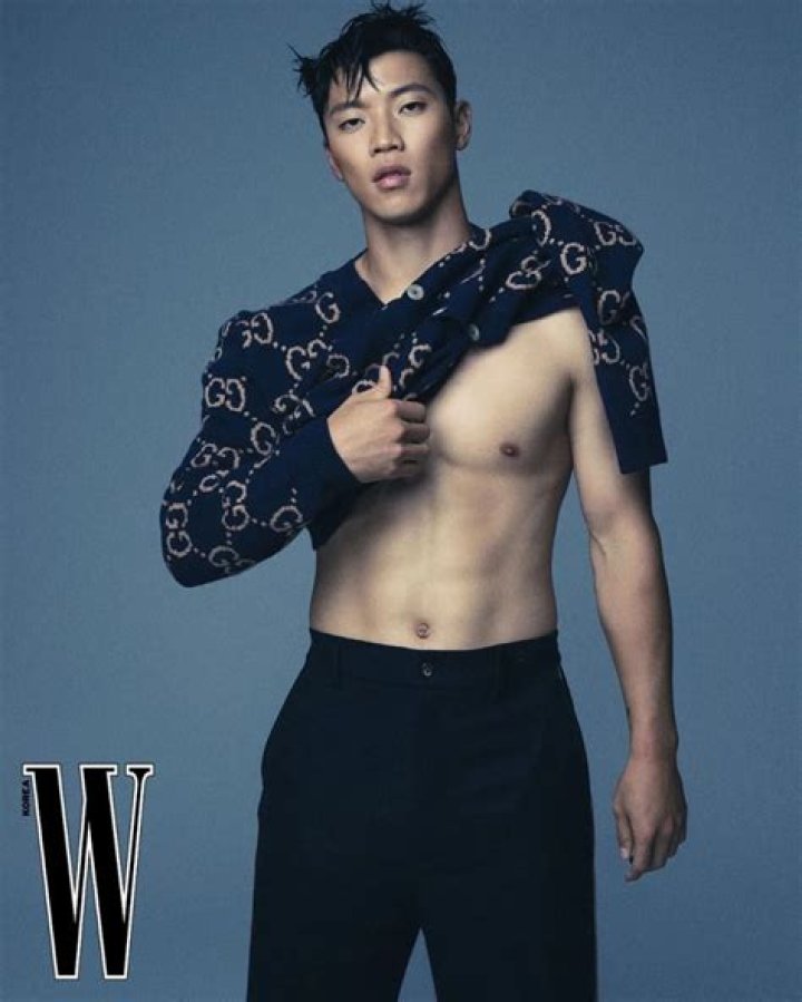 Hee-chan Hwang - Bio, Age, weight, height, Wiki, Facts and Family