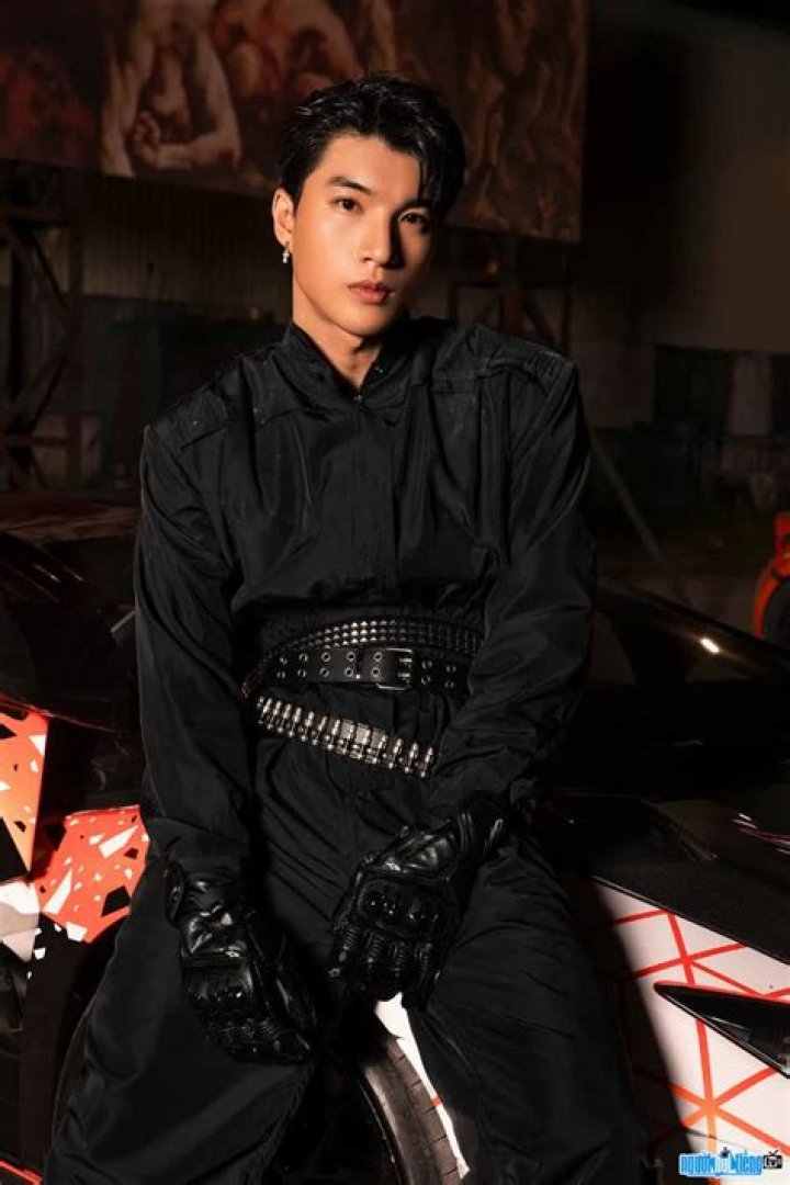 Hieuthuhai: Rapper Detailed Bio, Age, Birthday, & Height Insights and more