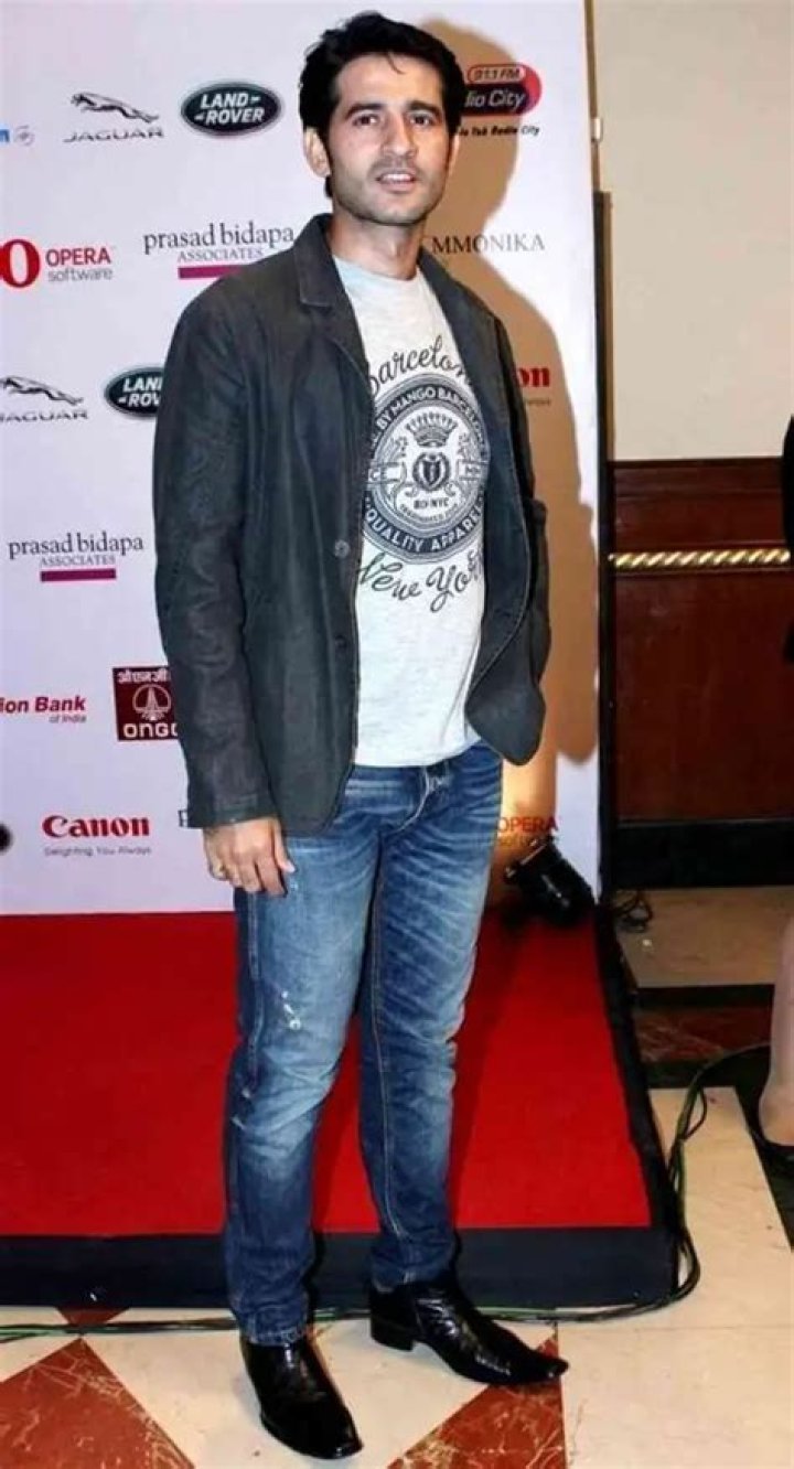 Hiten Tejwani - Bio, Age, height, Wiki, Facts and Family