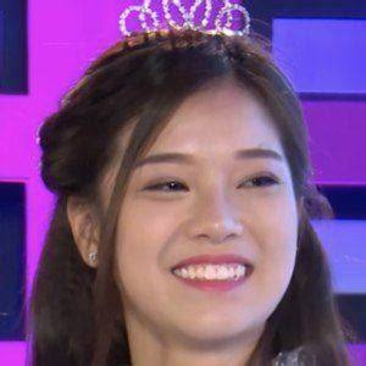 Hoang Yen - Bio, Age, Wiki, Facts and Family