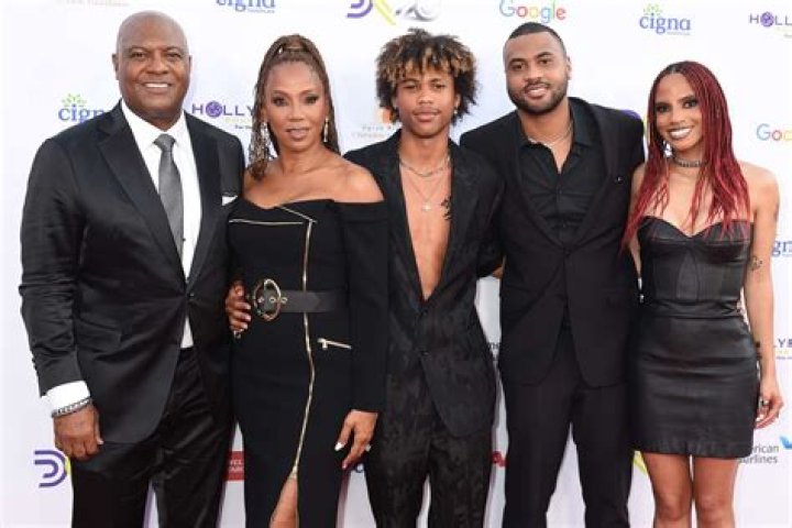 Holly Robinson Peete - Bio, Age, Wiki, Facts and Family