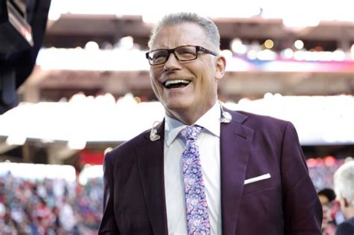 Howie Long - Bio, Age, height, weight, Wiki, Facts and Family