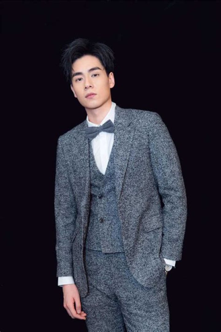 Hu Yitian - Bio, Age, Wiki, Facts and Family