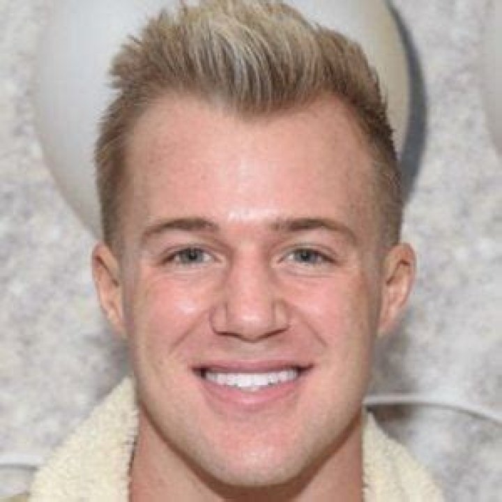 Hunter Clowdus (actor) - Wikipedia, Age, Net Worth, Biography , Spotify, TikTok, Facebook, Facts and Family