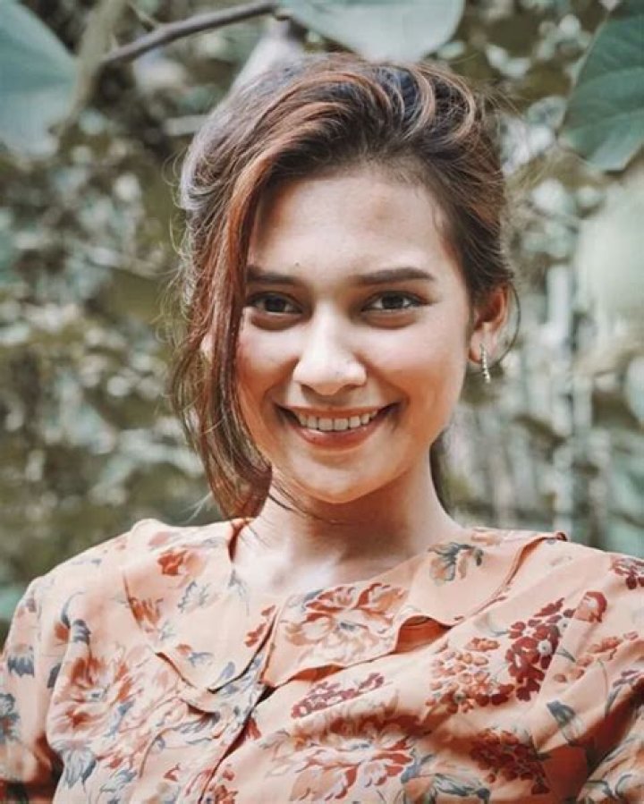 Indah Permatasari - Bio, Age, Wiki, Facts and Family