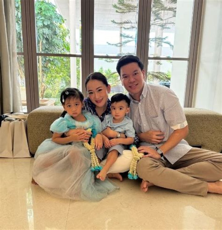 Ing Paetongtarn - Bio, Age, Wiki, Facts and Family