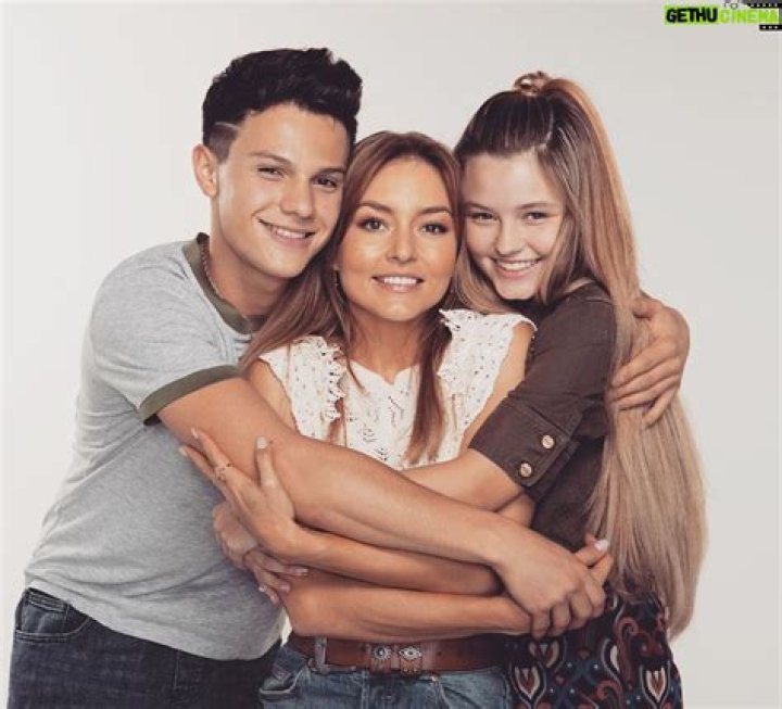 Isabella Tena - Bio, Age, Wiki, Facts and Family