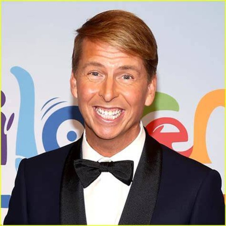 Jack McBrayer - Bio, Age, net worth, height, Wiki, Facts and Family