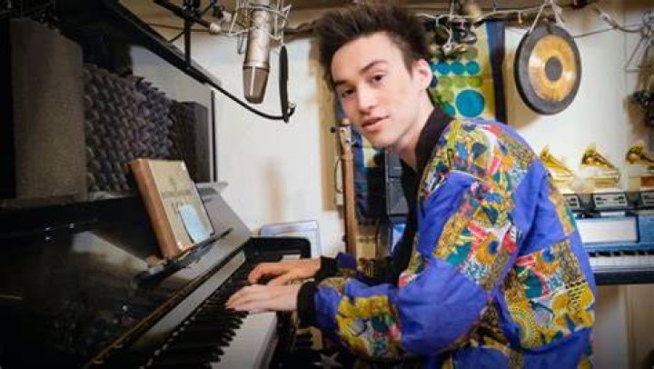 Jacob Collier - Bio, Age, weight, height, Wiki, Facts and Family