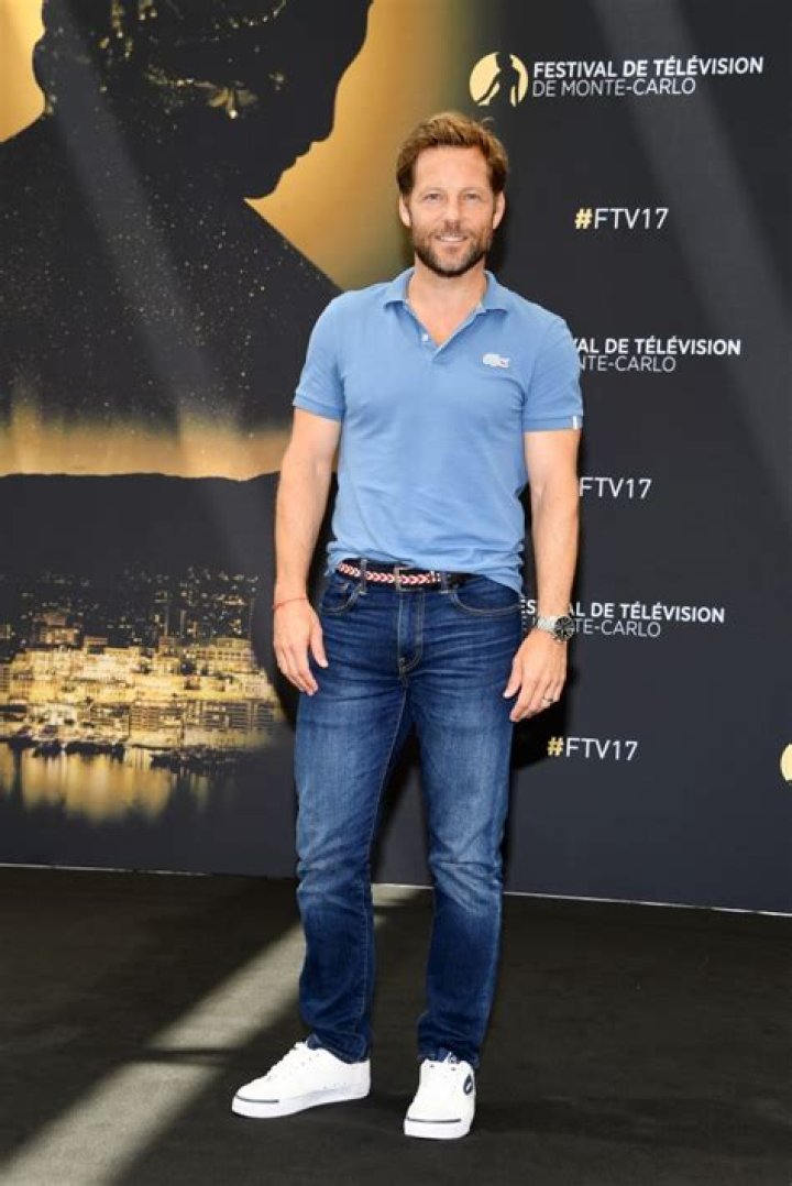 Jamie Bamber - Bio, Age, net worth, height, Wiki, Facts and Family