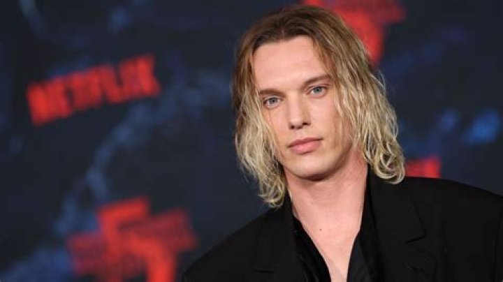 Jamie Campbell Bower - Bio, Age, net worth, siblings, height, Wiki, Facts and Family