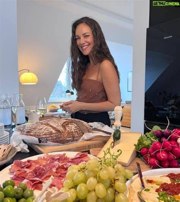 Janina Uhse - Bio, Age, Wiki, Facts and Family
