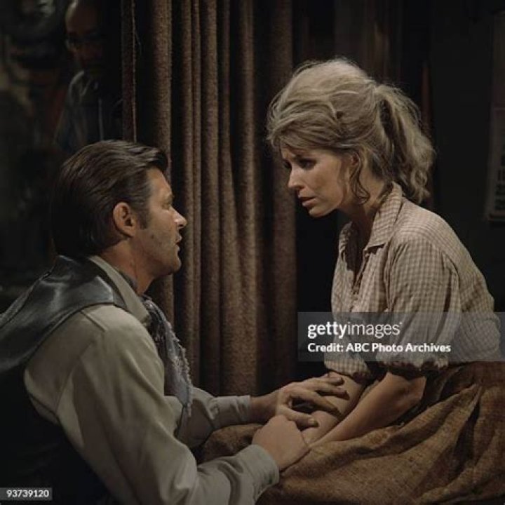 Janis Hansen - Bio, Age, Wiki, Facts and Family