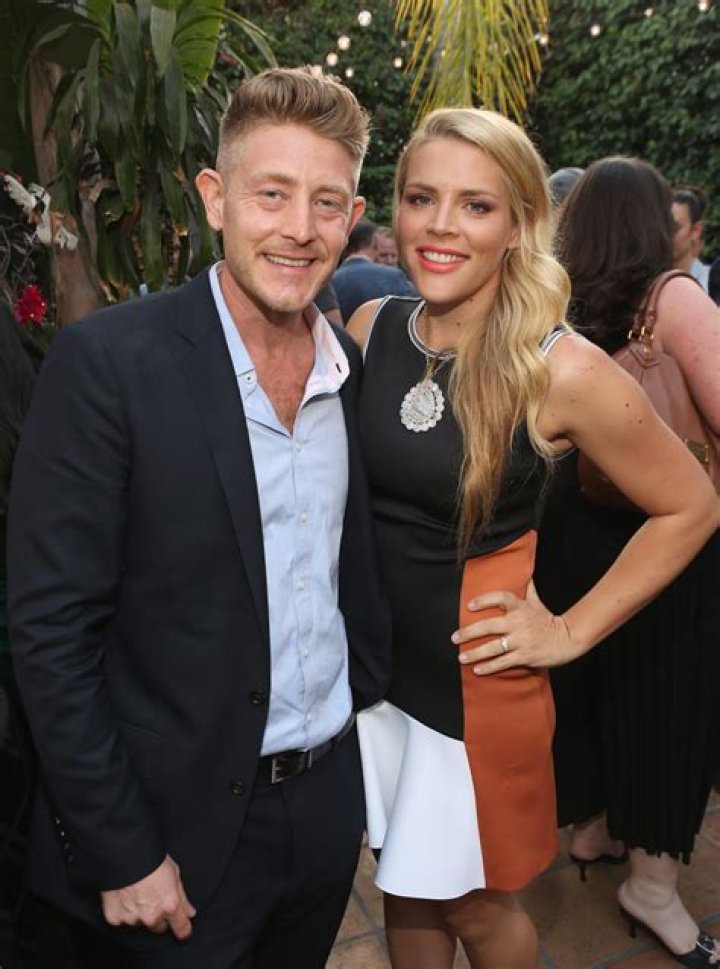 Jason Nash - Bio, Age, net worth, height, Wiki, Facts and Family