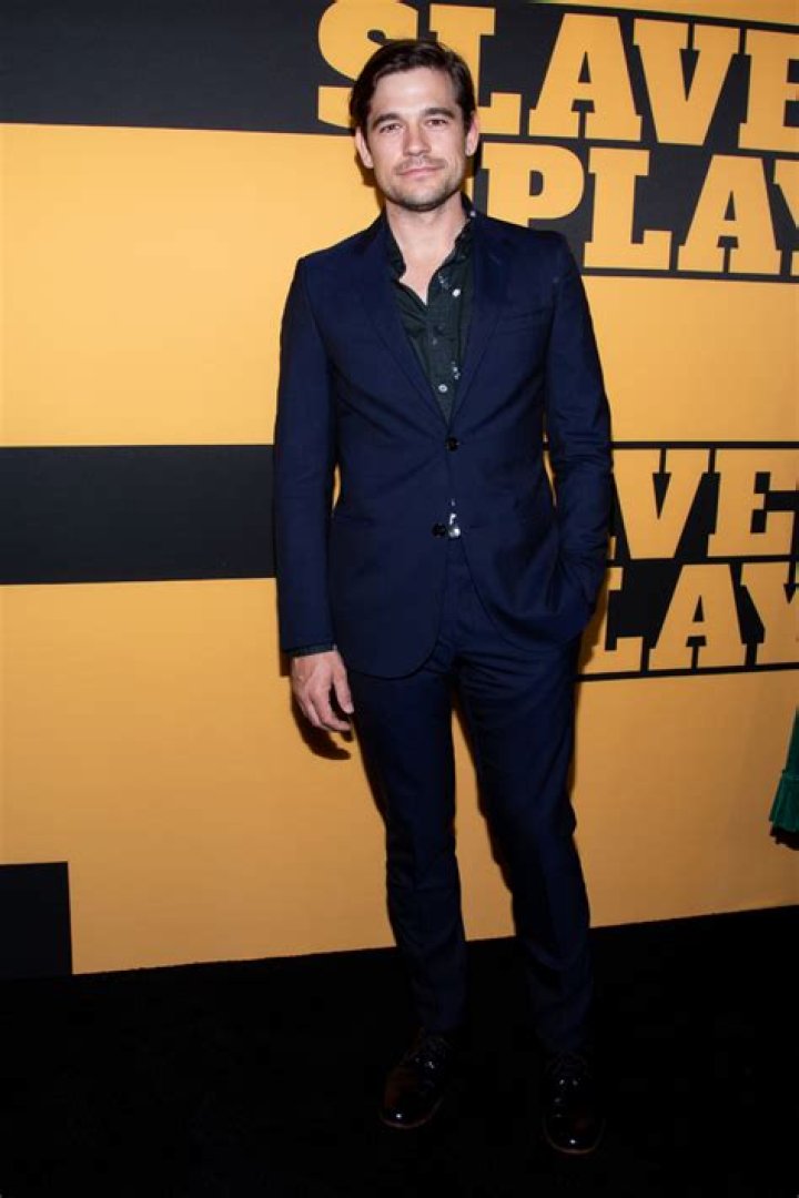 Jason Ralph - Bio, Age, net worth, weight, height, Wiki, Facts and Family