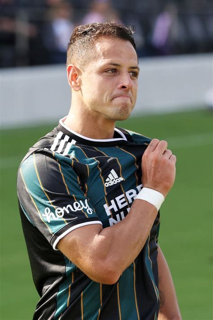 Javier Hernandez - Bio, Age, net worth, height, Wiki, Facts and Family