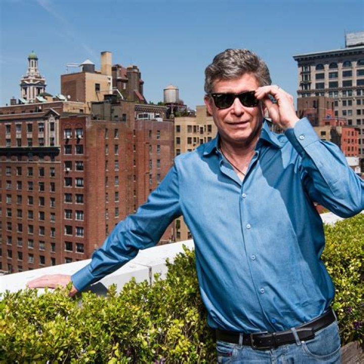 Jay McInerney - Bio, Age, Wiki, Facts and Family
