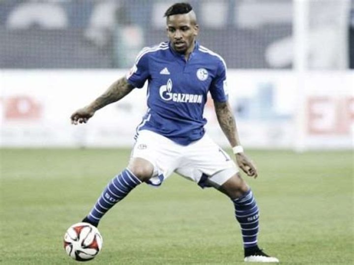 Jefferson Farfan - Bio, Age, height, Wiki, Facts and Family