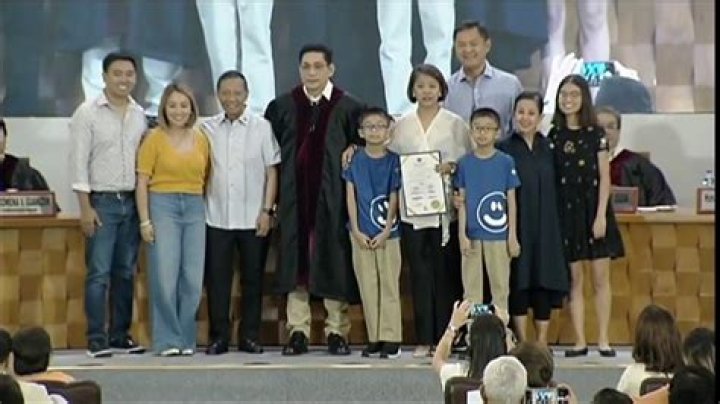 Jejomar Binay - Bio, Age, height, Wiki, Facts and Family